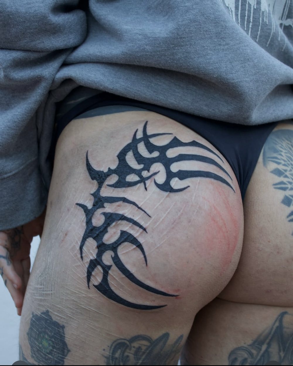 Quadril, quadril, freehand